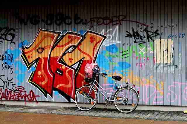 抖音成人版短视频文案创作技巧分享-品牌推广实操经验